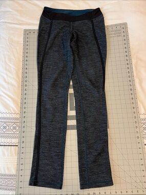 Lululemon Heathered Charcoal and Teal Athletic Leggings with Teal Accents
